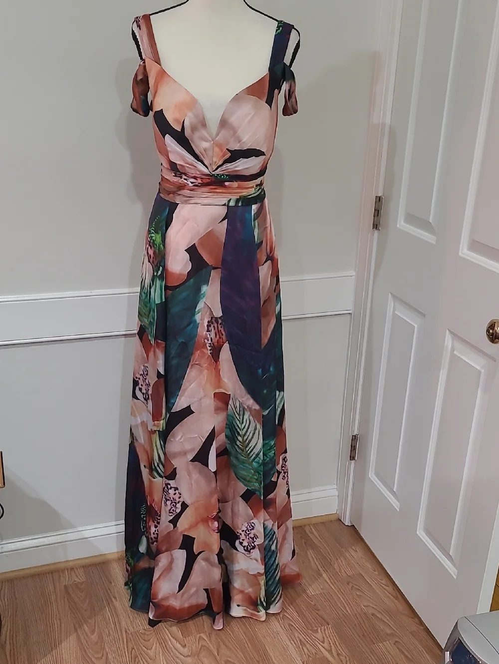 forever unique floral maxi dress Forever Unique Beachwear: the Brand of the Moment